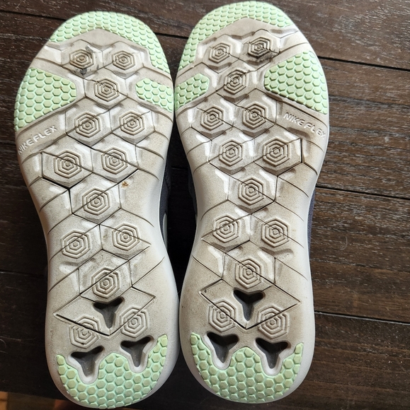 NIKE Womens Size 8.5 - Picture 4 of 4